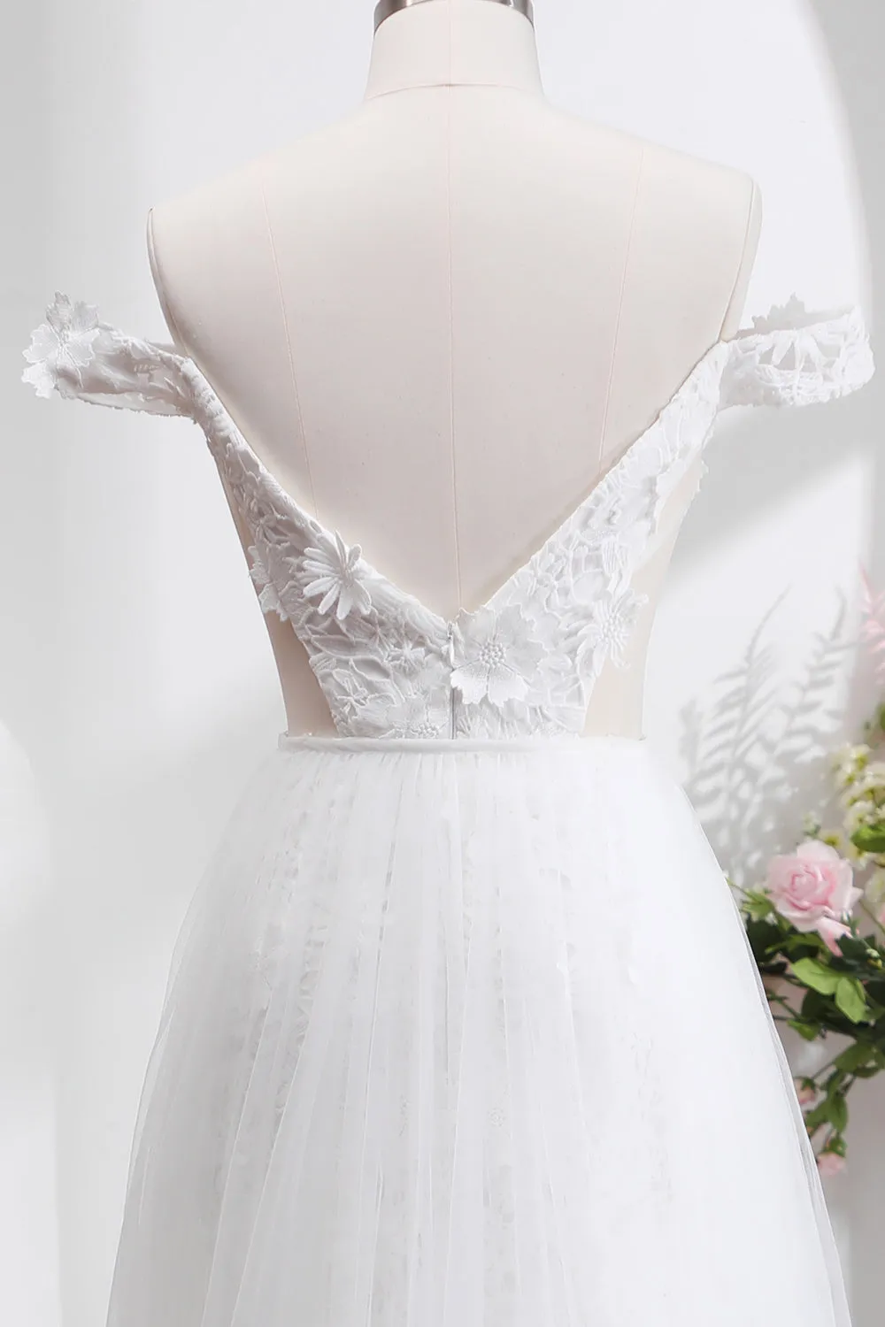 White A Line Off The Shoulder Wedding Dress with Appliques Lace