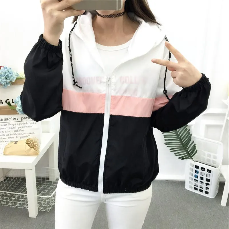 Women's Spring Hooded Windbreaker With Batwing Sleeves